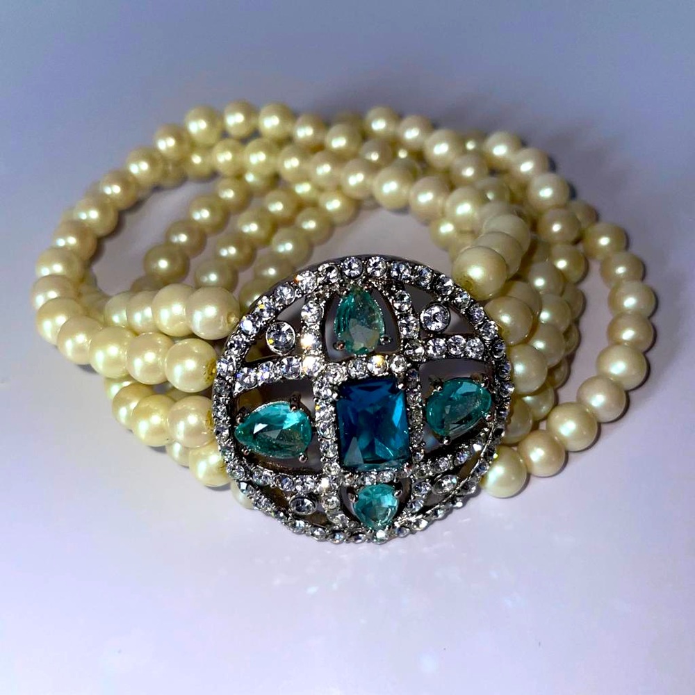 Vintage Carolee Faux Pearls and Rhinestone Bracelet
